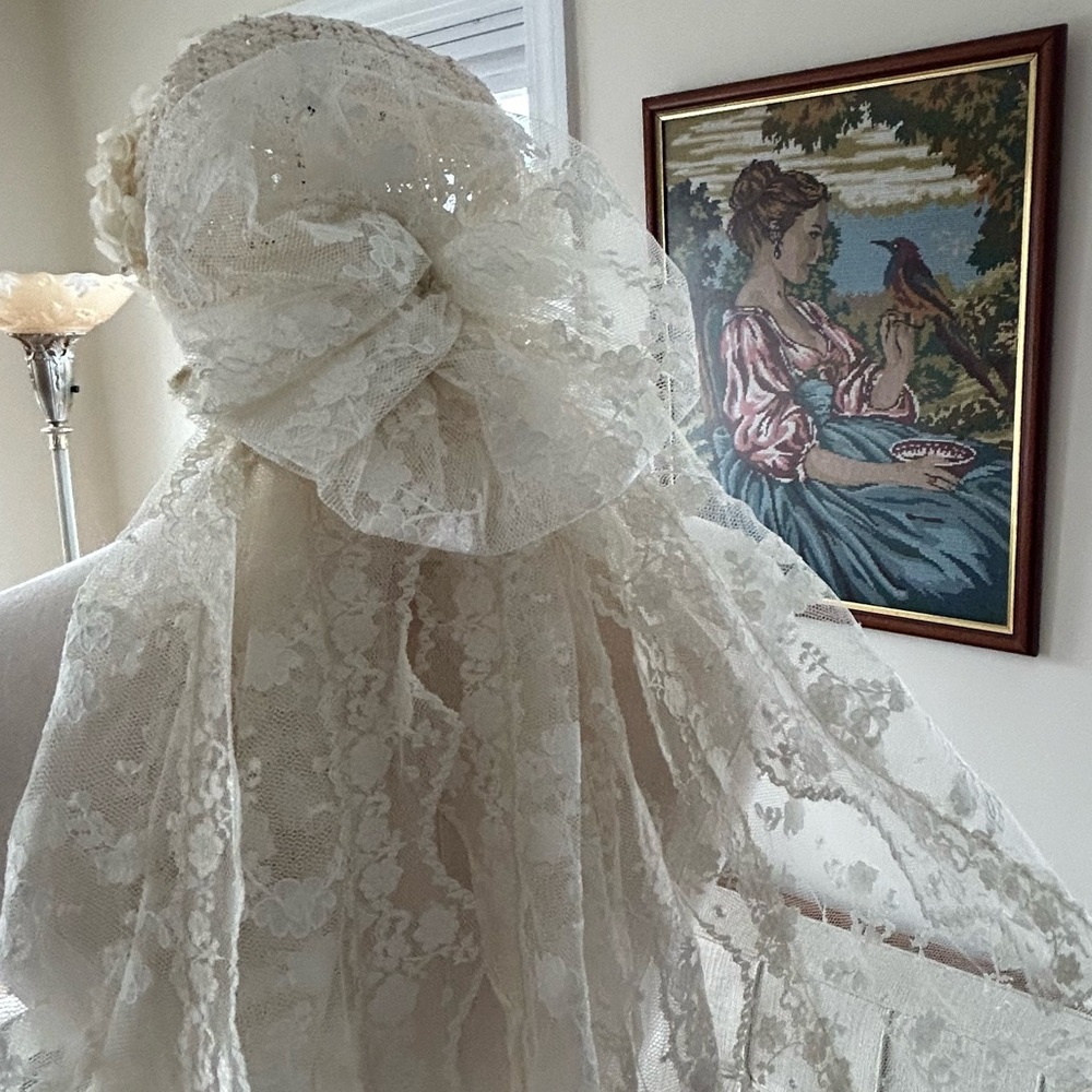 Vintage Cream Lace Veil